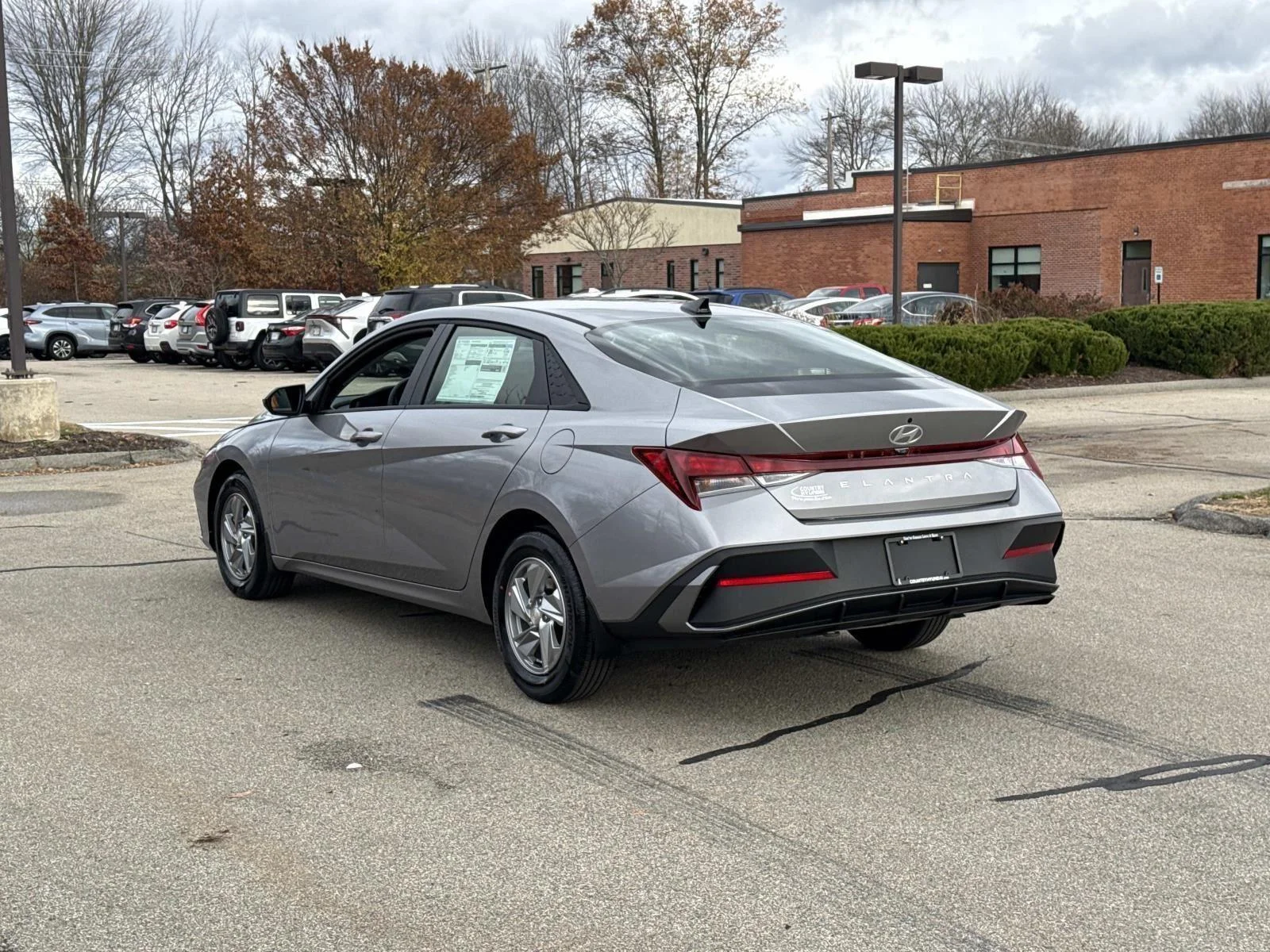 Used 2026 Fluid Metal Hyundai SE image 7