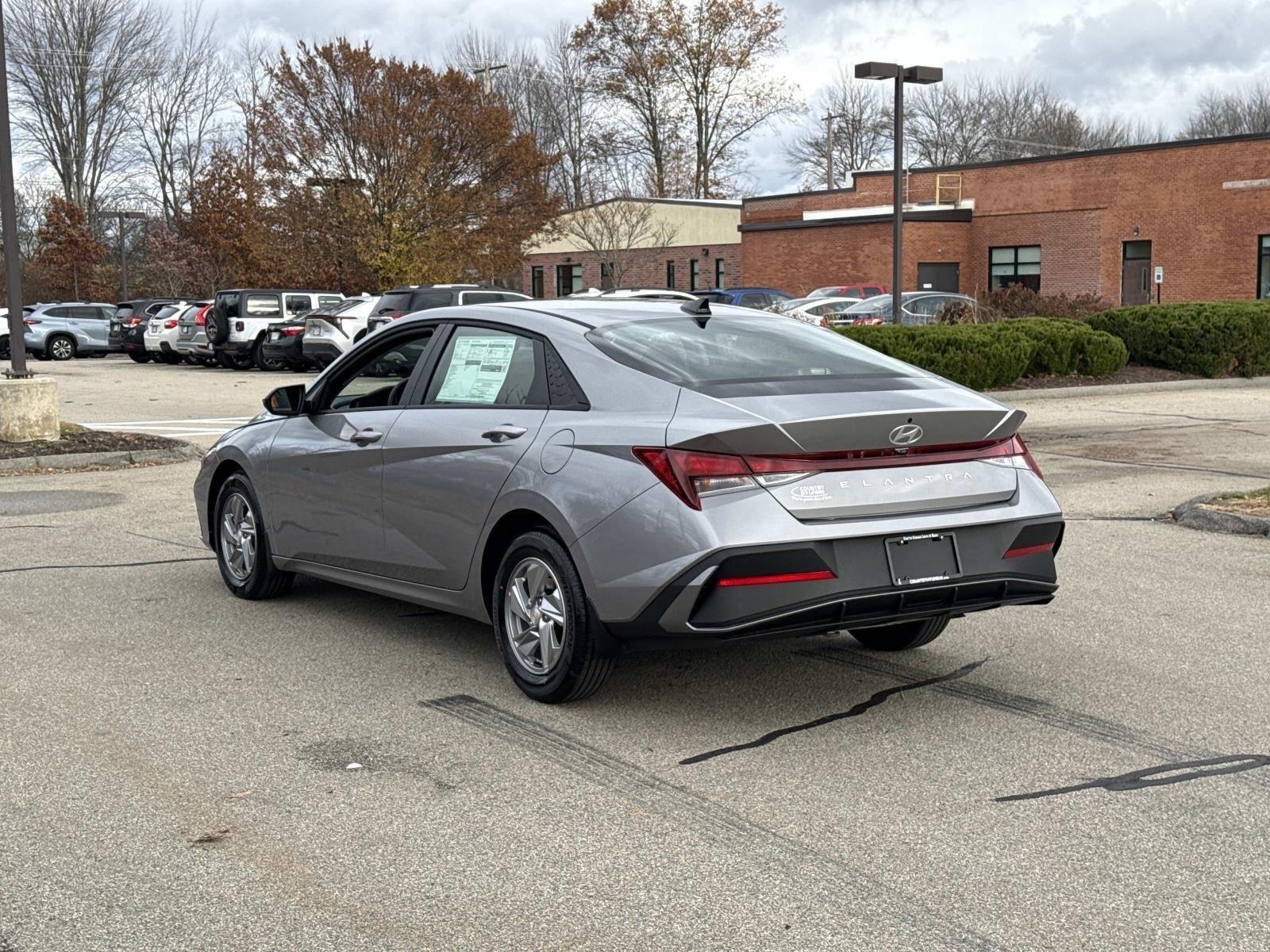 Used 2026 Fluid Metal Hyundai SE image 7