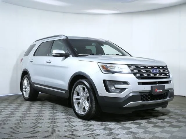 Used 2017 Silver Ford Limited image 1