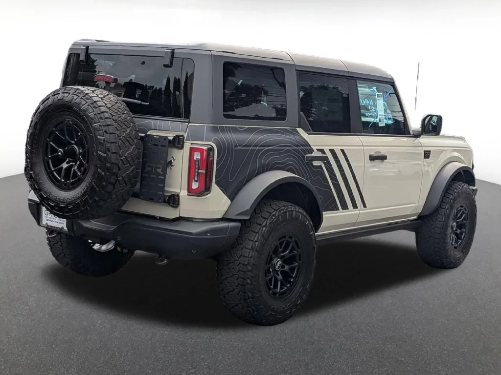 New 2026 Desert Sand Ford Badlands® image 3