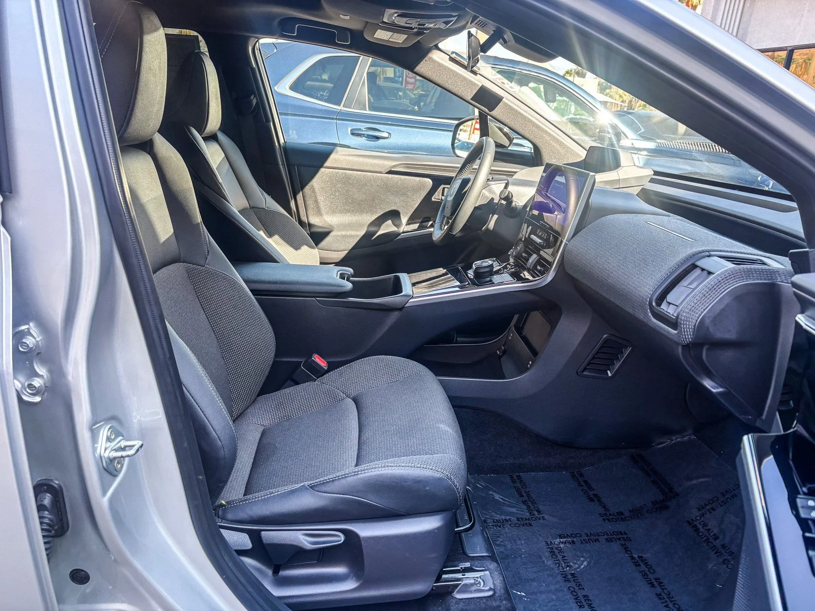 Certified Used 2025 Elemental Silver Metallic Toyota XLE image 18