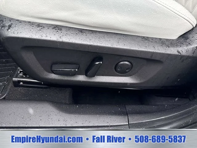 Used 2024  Mitsubishi SEL image 20