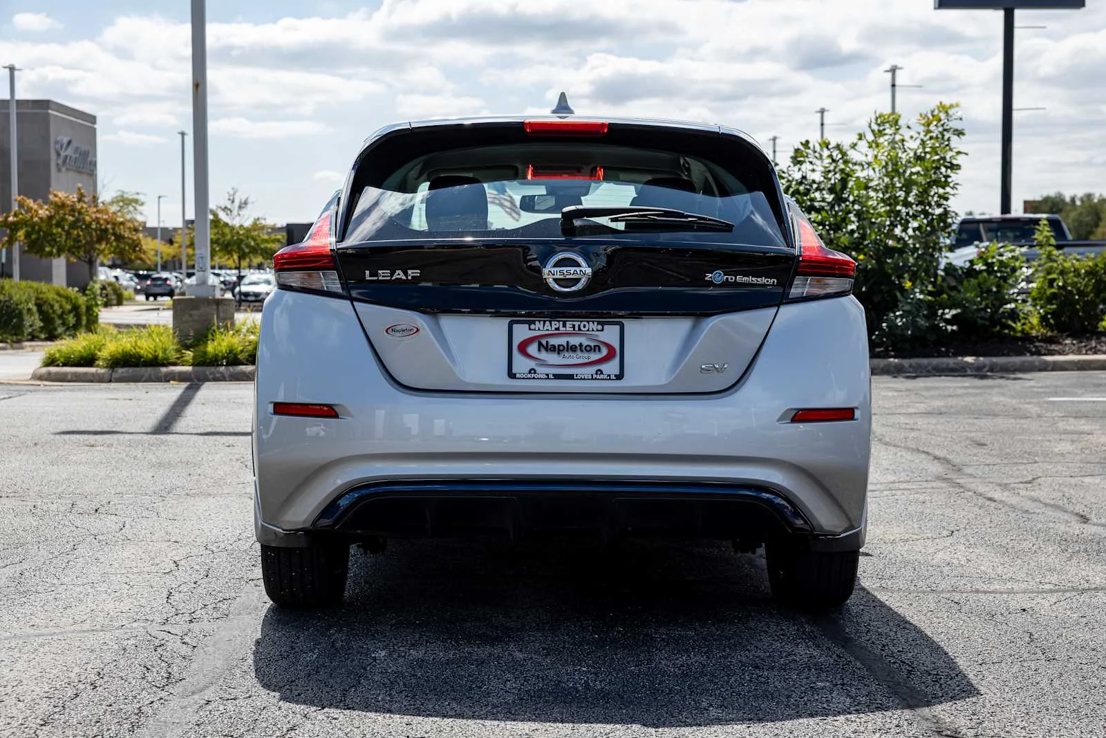 Used 2018 Silver Nissan SV image 6