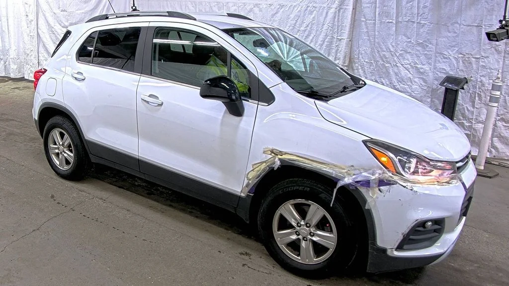 Used 2019 White Chevrolet LT image 3