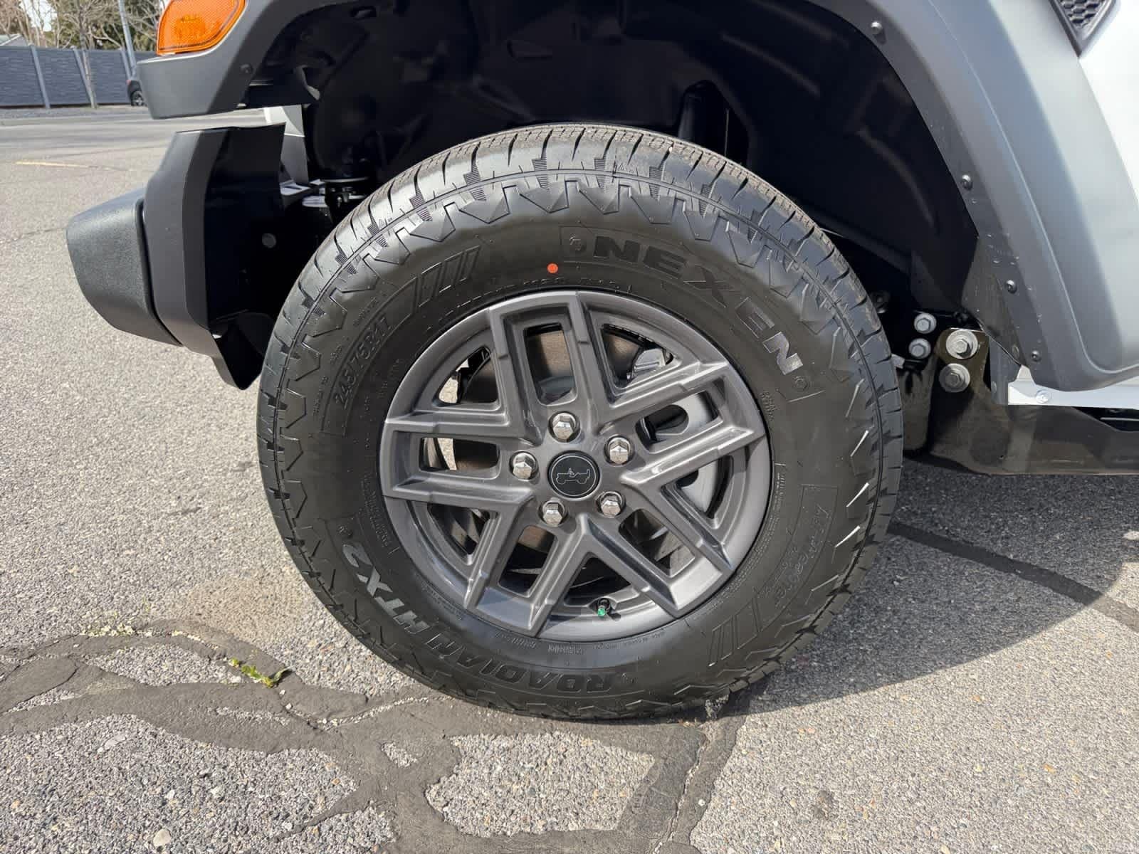 New 2026 Bright White Clear-Coat Exterior Paint Jeep Sport image 9