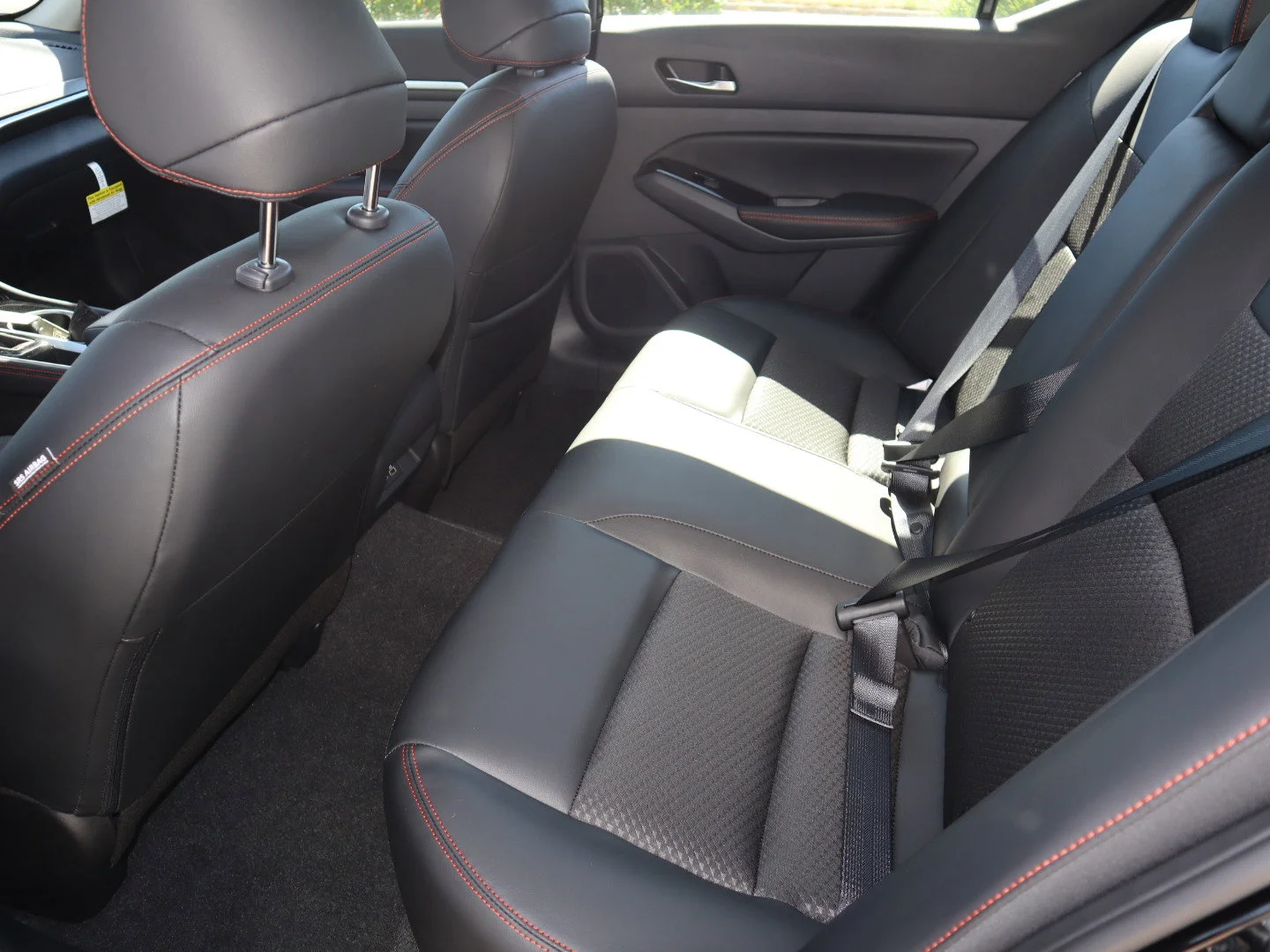 New 2025 Pearl White Tricoat Nissan SR image 17
