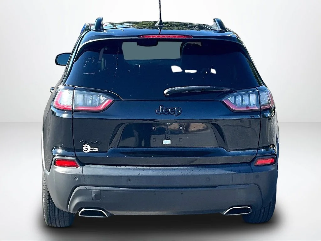 Used 2020 Black Jeep Latitude Plus image 5