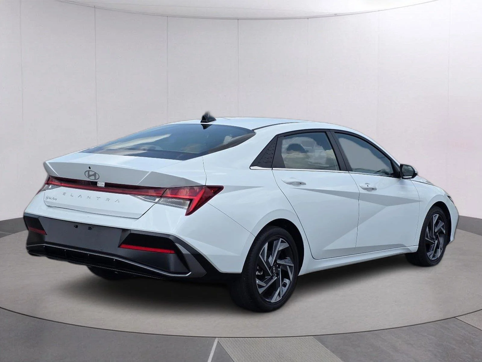 Used 2025 Serenity White Hyundai SEL Convenience image 5