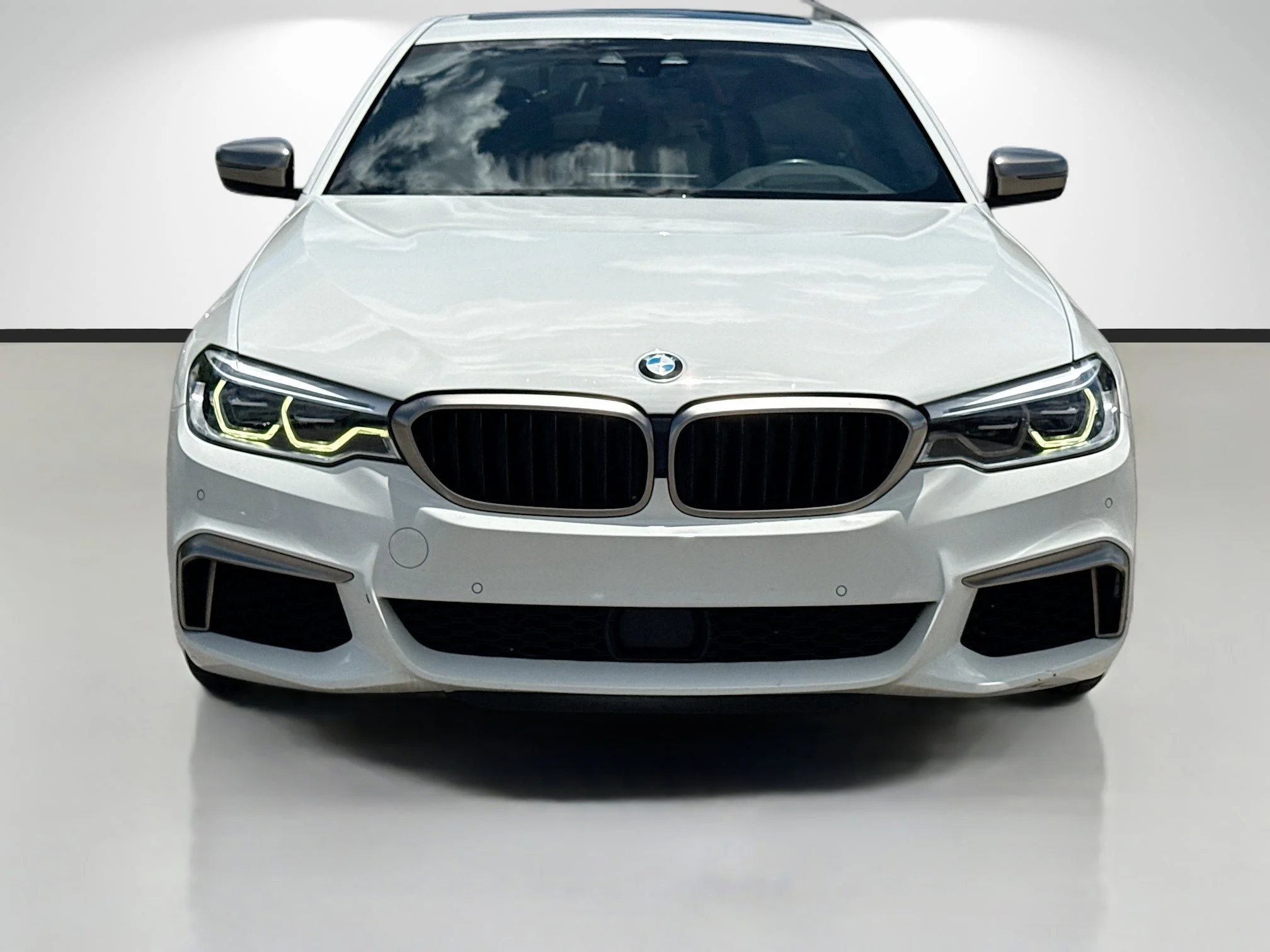 Used 2019 Alpine White BMW M550i xDrive image 8