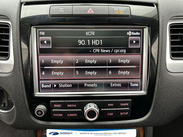 Used 2011 Black Volkswagen V6 TDI image 16