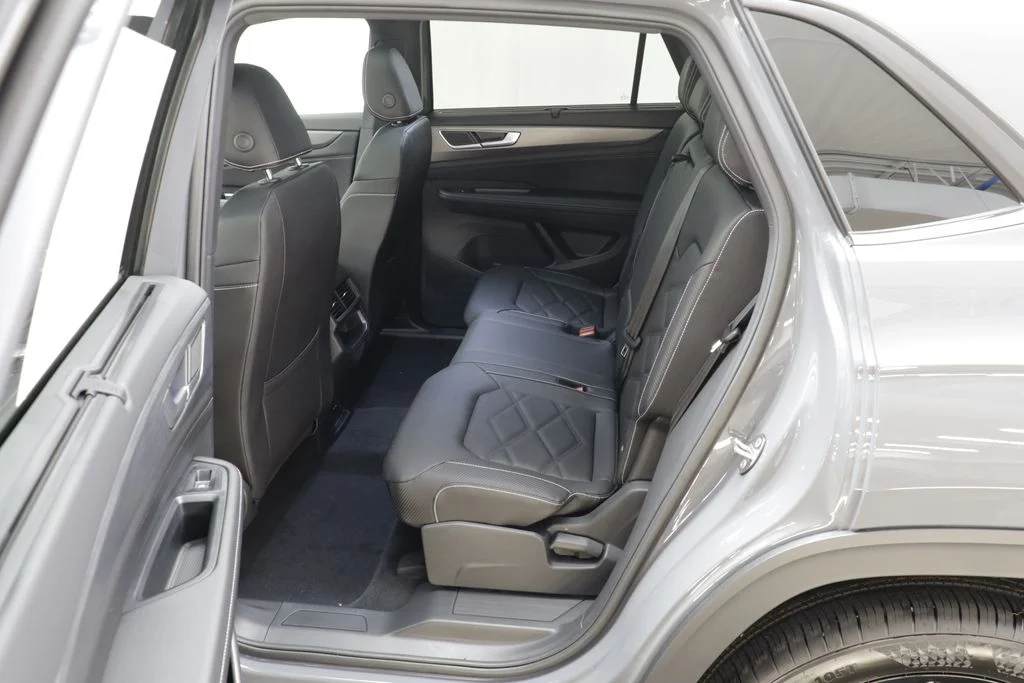 New 2026 Gray Volkswagen 2.0T SE w/Technology image 15
