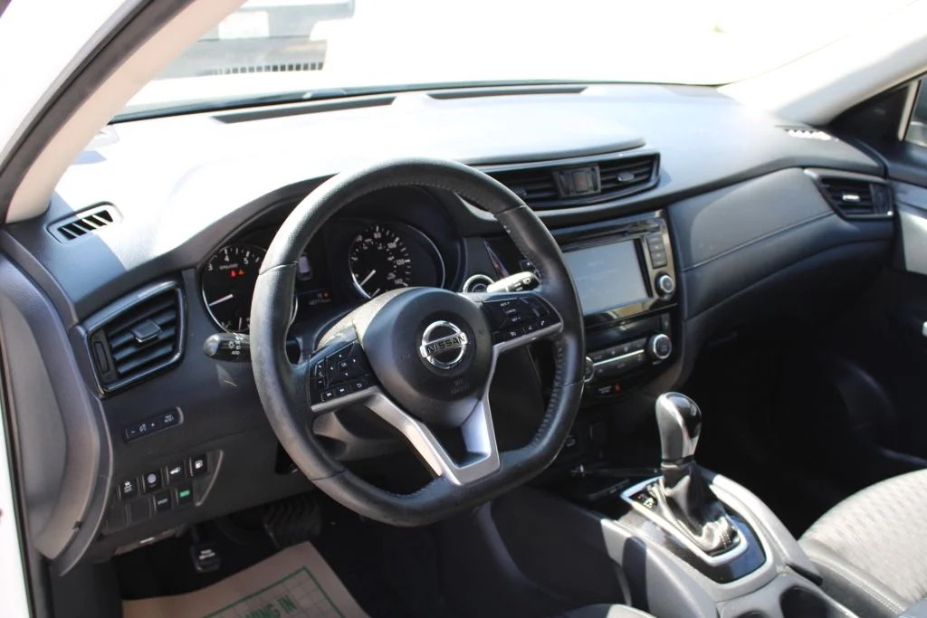 Used 2019 White Nissan SV image 27