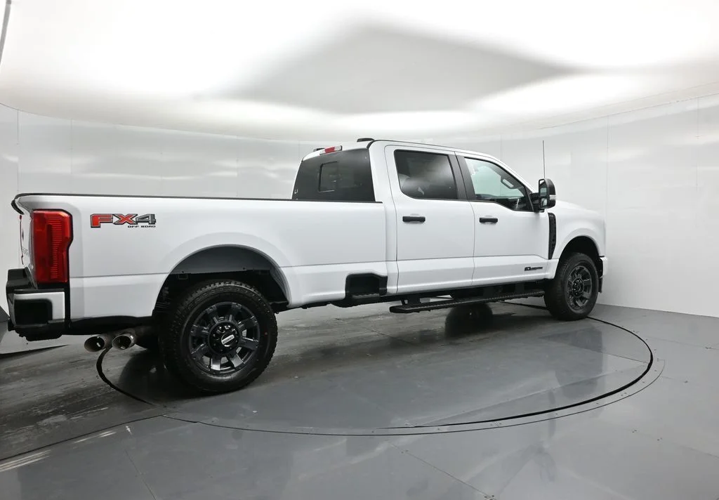 New 2026 Oxford White Ford XL image 21