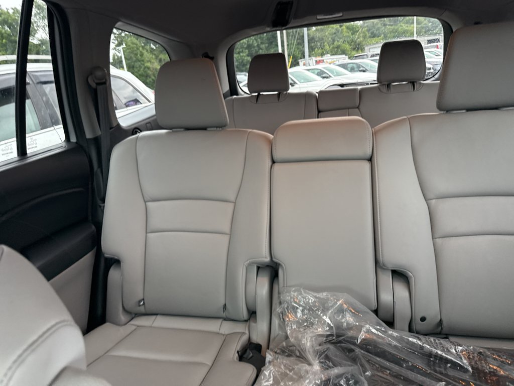 Used 2019 Lunar Silver Metallic Honda EX-L image 4