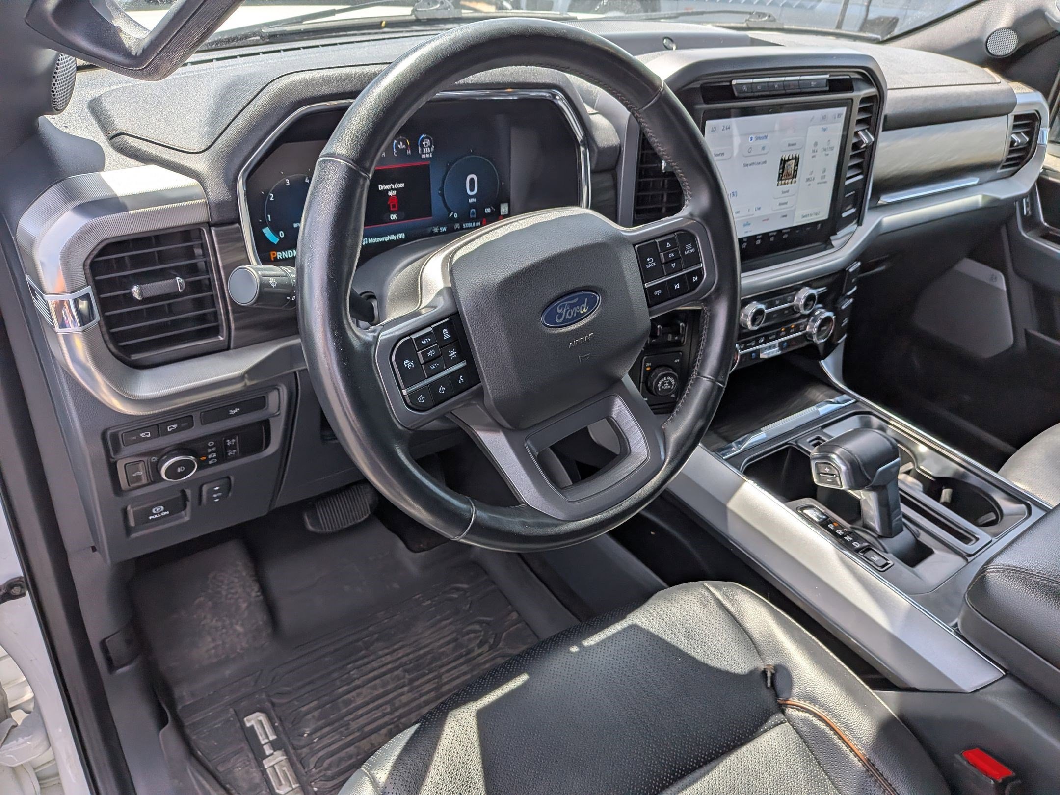 Certified Used 2024 Oxford White Ford LARIAT image 15