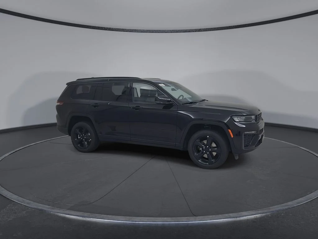New 2026 Diamond Black Crystal Pearl-Coat Exterior Paint Jeep Limited image 2
