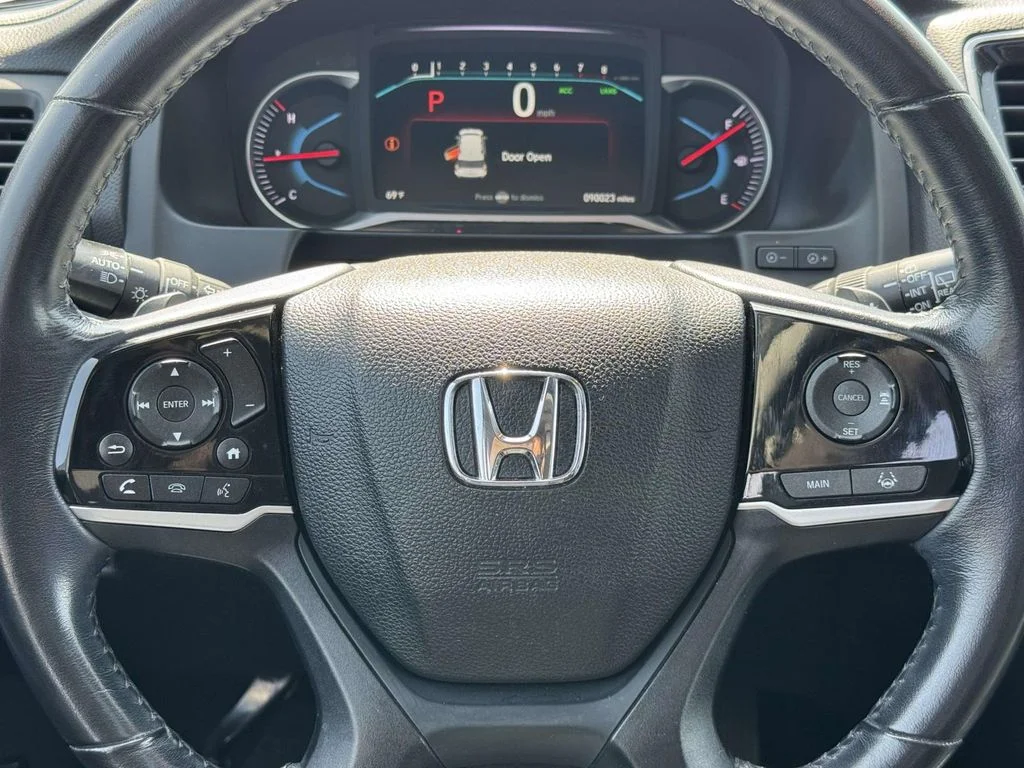 Used 2019  Honda Touring image 18