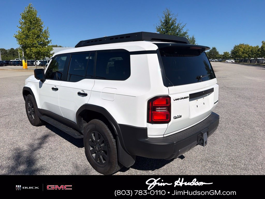 Used 2026  Toyota 4DR 4WD image 3