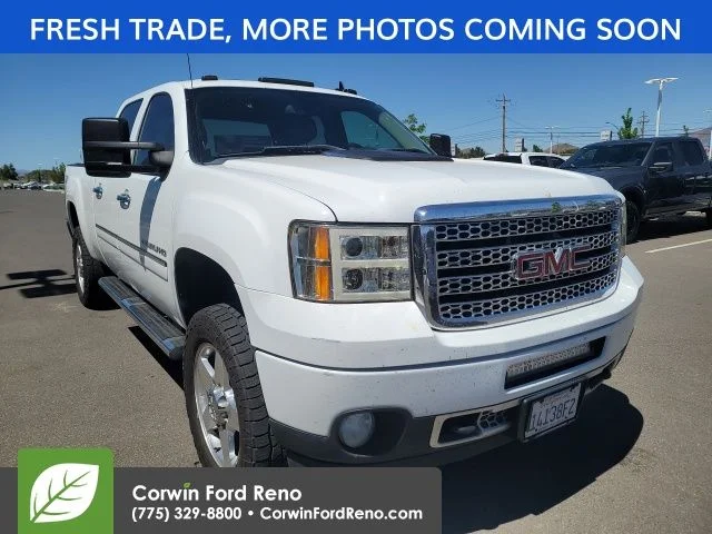 2012 GMC Sierra 4WD Crew Cab Standard Box's photo