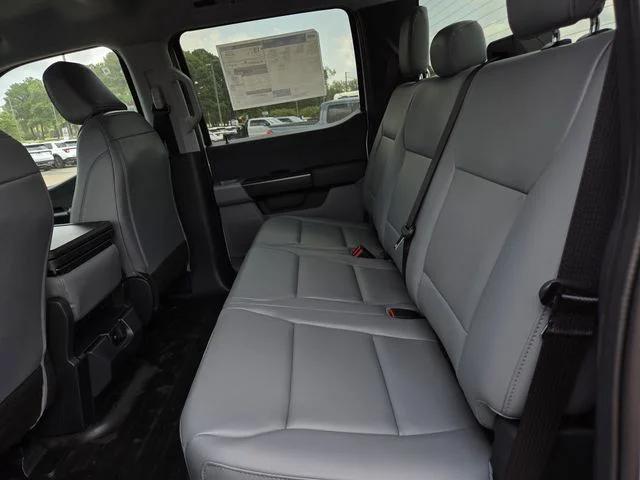 New 2026 Oxford White Ford XL image 38