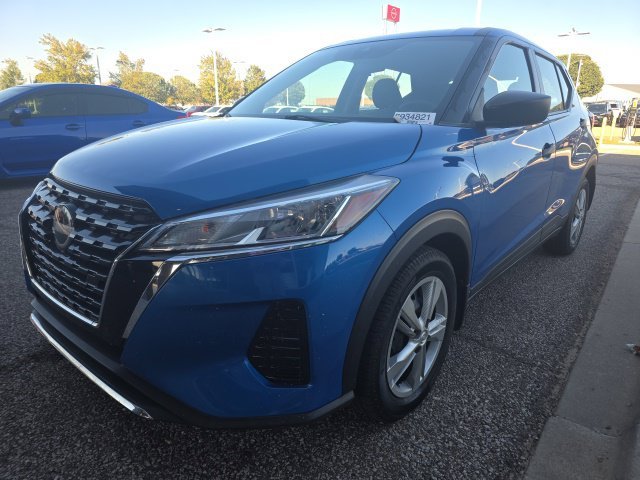 Used 2023 Blue Nissan S image 3