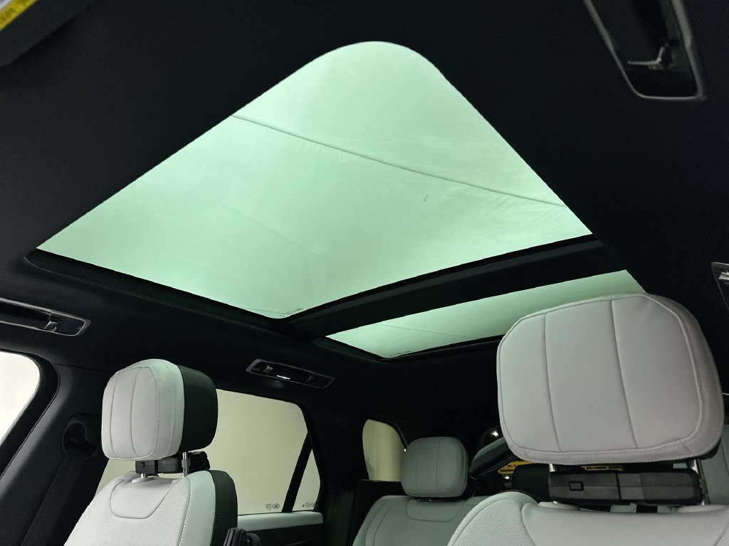 New 2027 Charente Grey Prem Met Land Rover Dynamic SE image 11