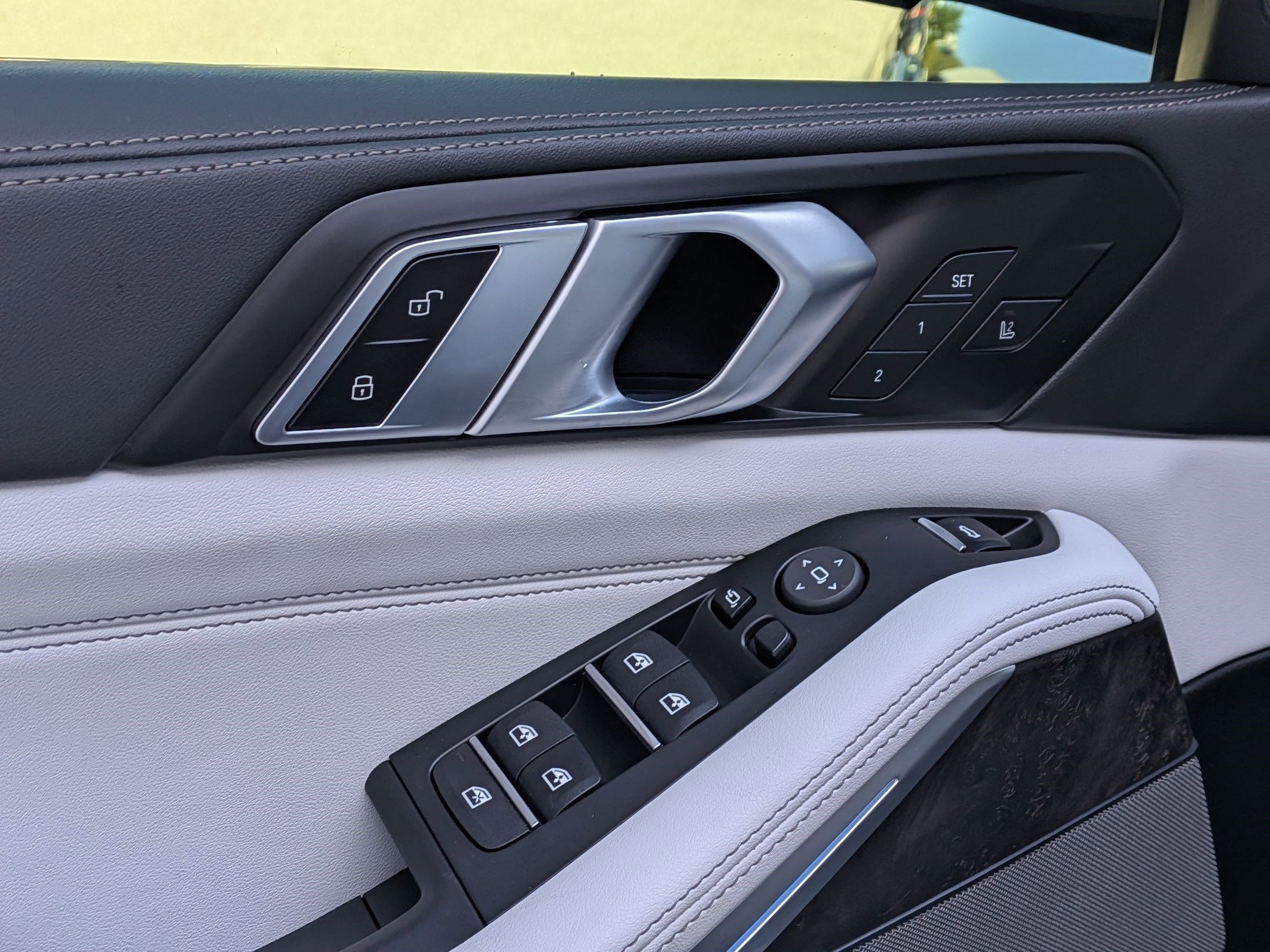 2025 BMW X5 M60i - Photo 12