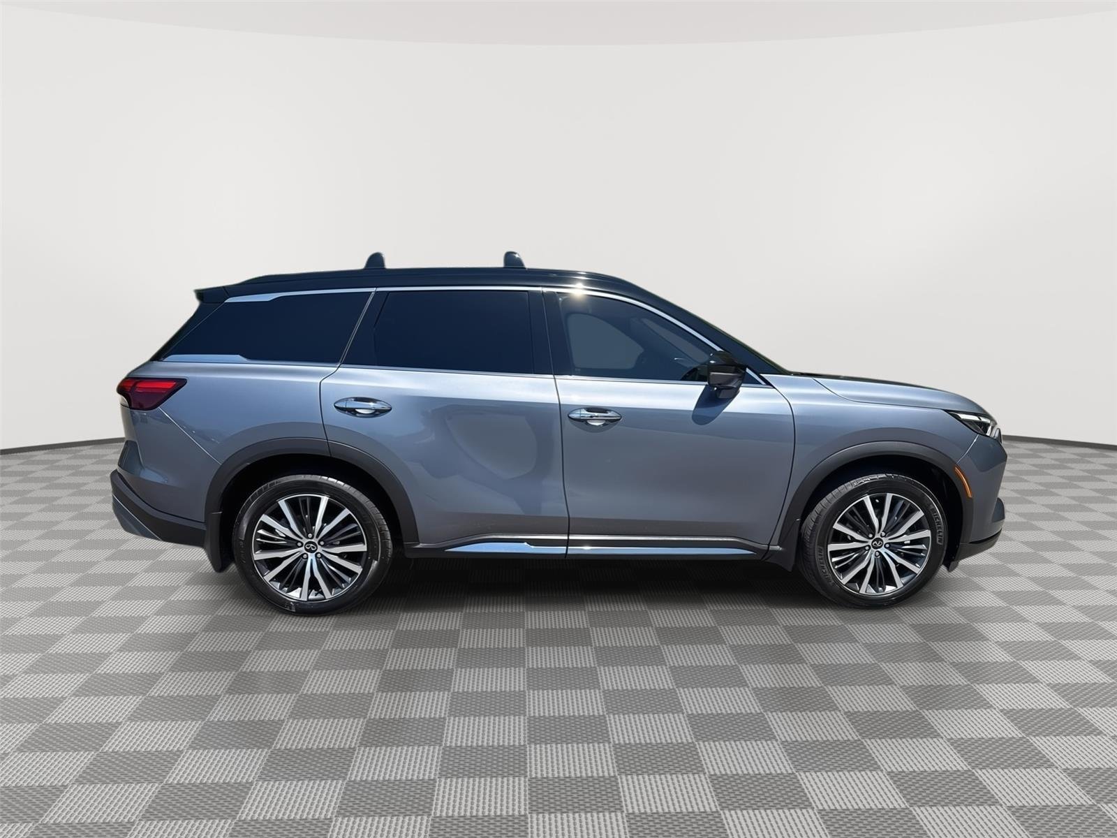 Used 2023 Moonbow Blue/Black Obsidian INFINITI AUTOGRAPH image 5