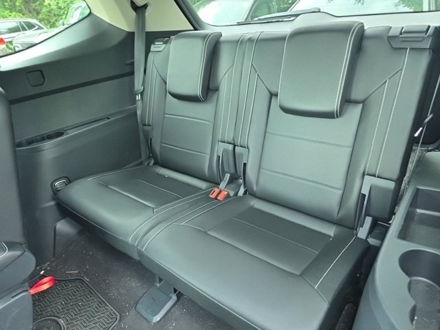 Certified Used 2023 Platinum Gray Metallic Volkswagen 3.6L V6 SE w/Technology image 5