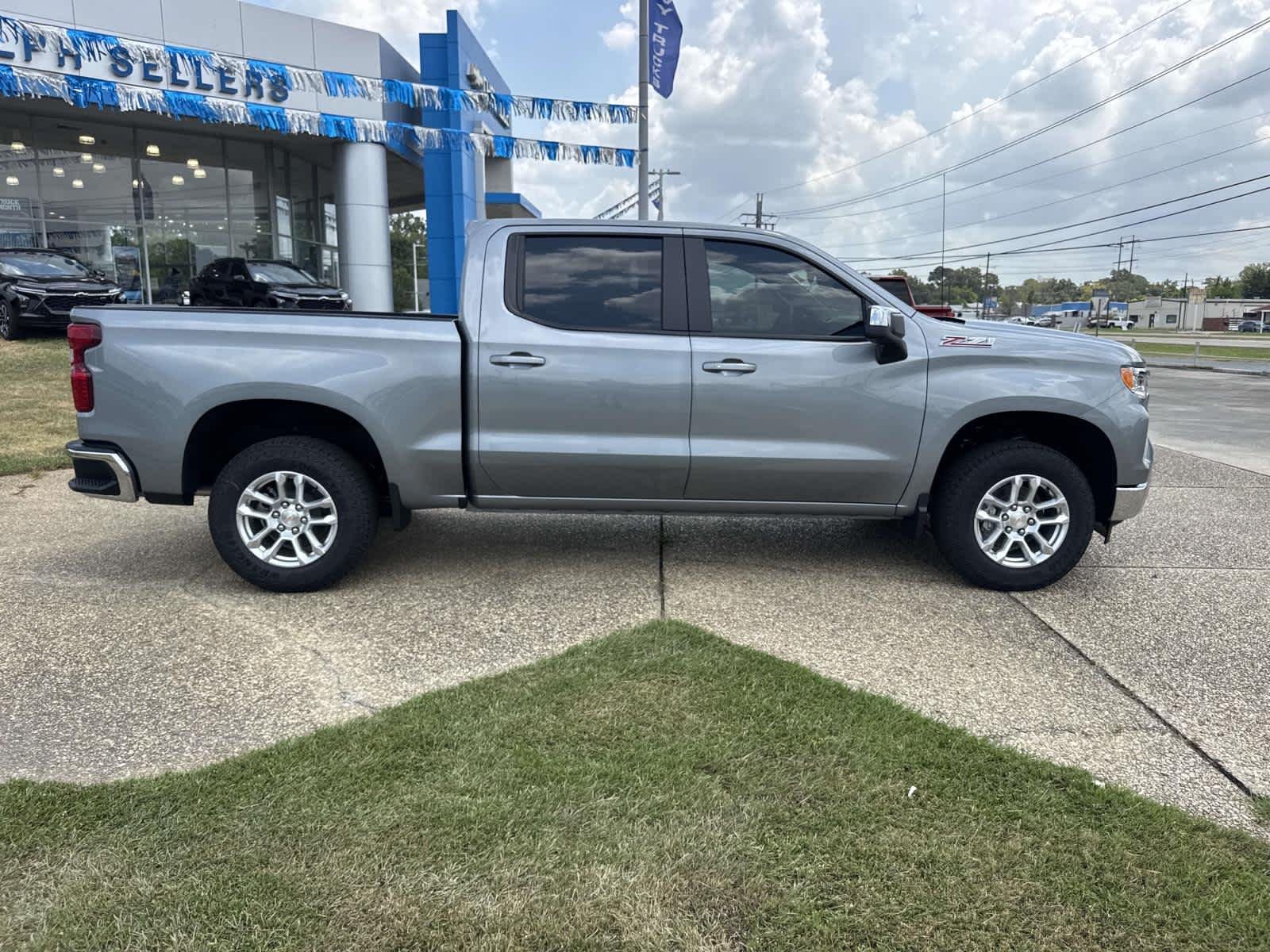 2026 Chevrolet Silverado 1500 LT - Photo 6