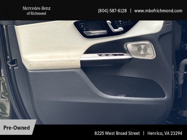 Certified Used 2024 Black Mercedes-Benz GLC 300 image 12
