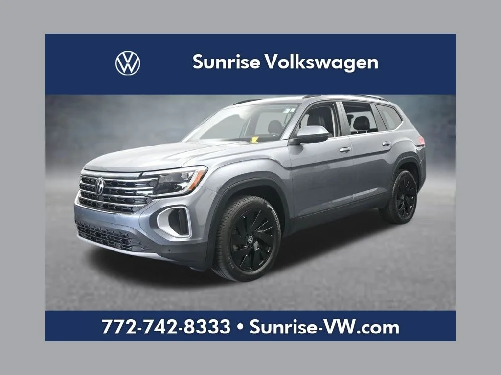 Used 2024 Gray Volkswagen 2.0T SE w/Technology image 1