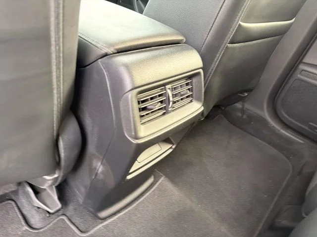 Used 2023 Silver Honda EX-L image 22