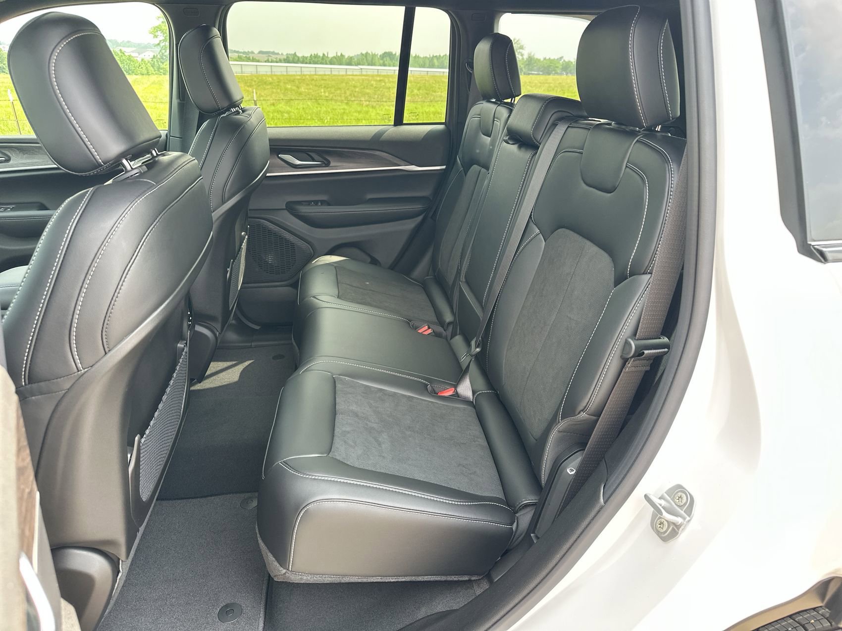 New 2026 Bright White Clearcoat Jeep Laredo Altitude image 24