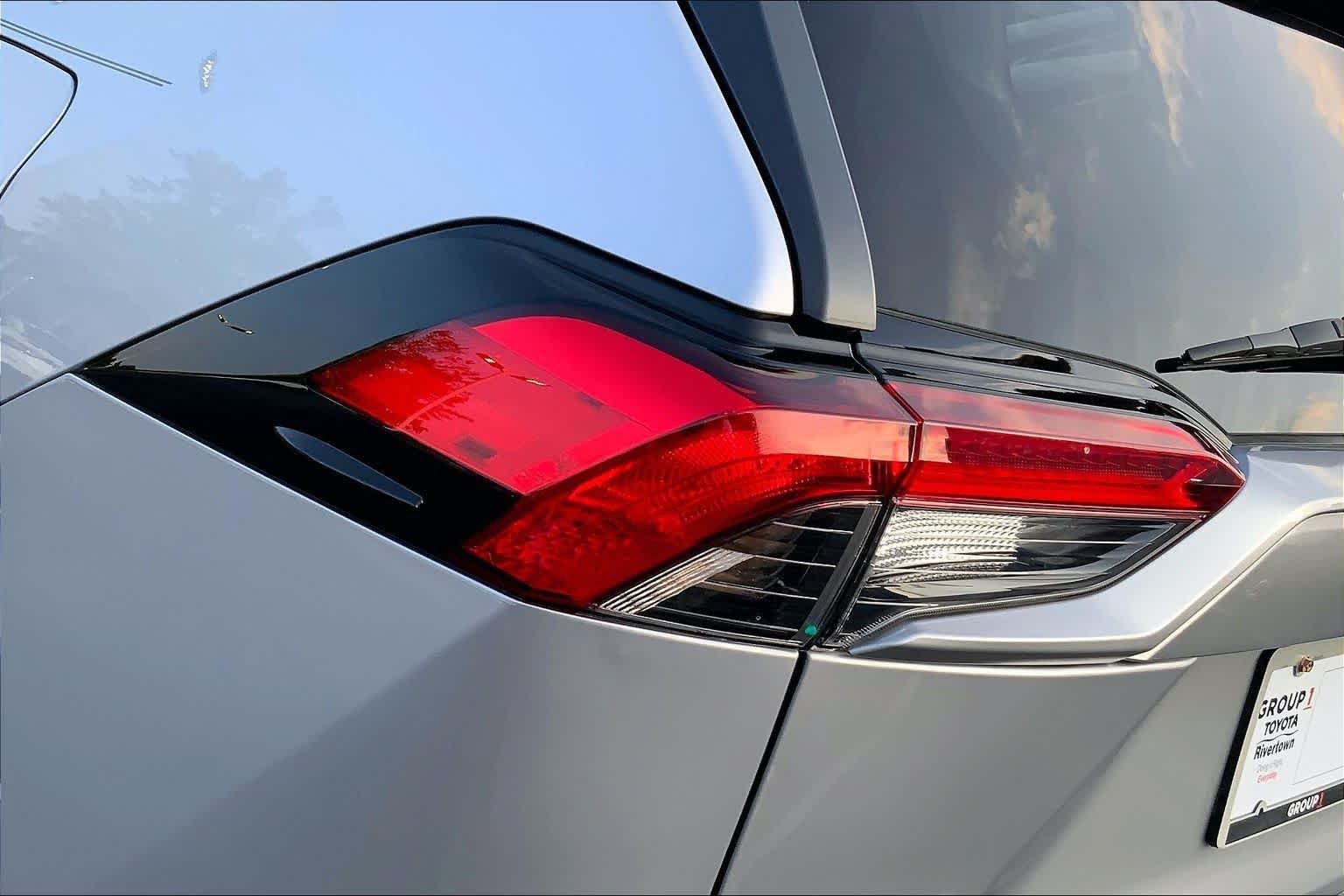 Used 2024 Silver Sky Metallic Toyota XLE Premium image 27