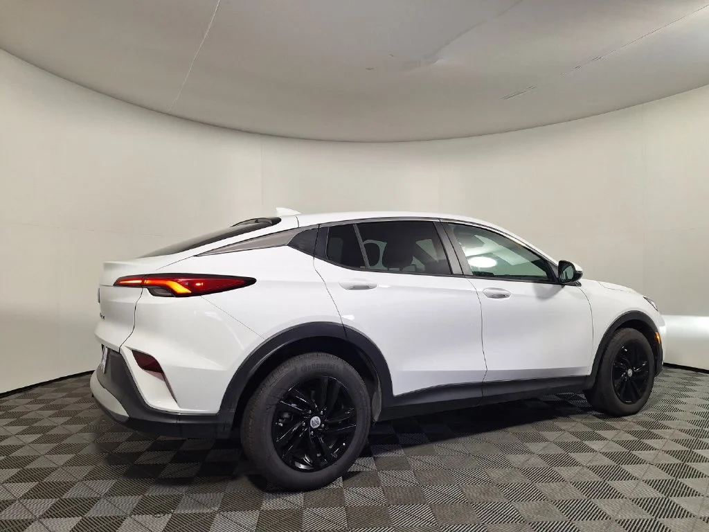 Used 2026 White Buick Preferred image 5