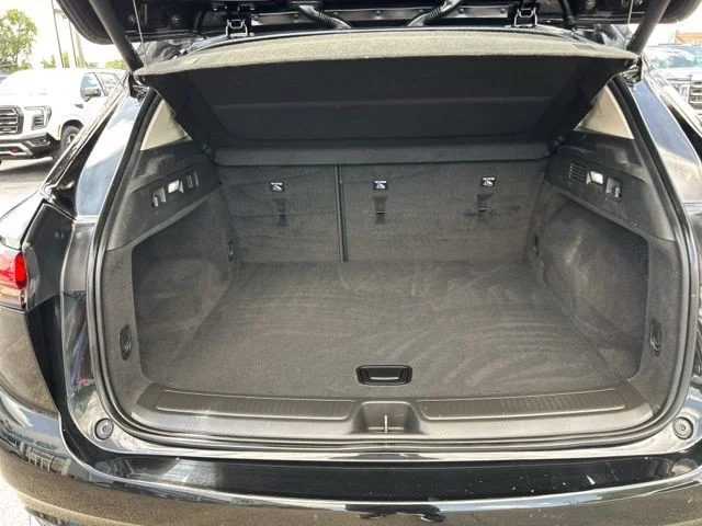 Used 2023 Black Buick Essence image 11