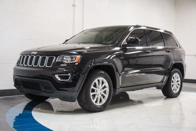 Used 2022 Black Jeep Laredo E image 4
