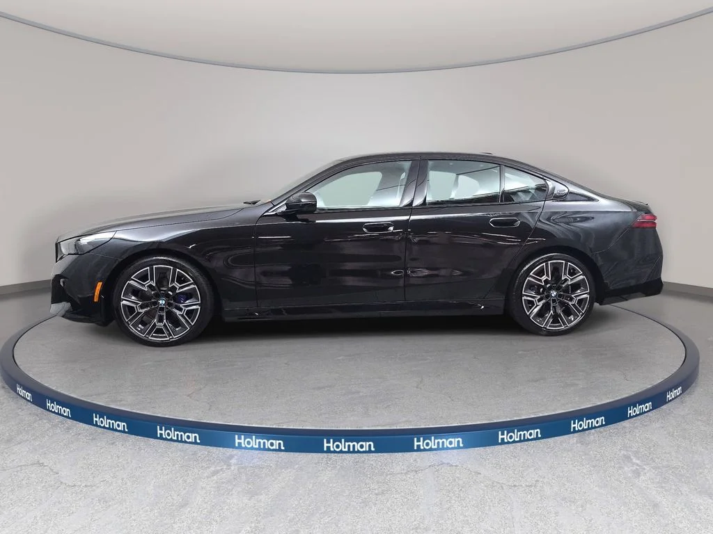 Used 2026 Black Sapphire Metallic BMW 530i xDrive image 9