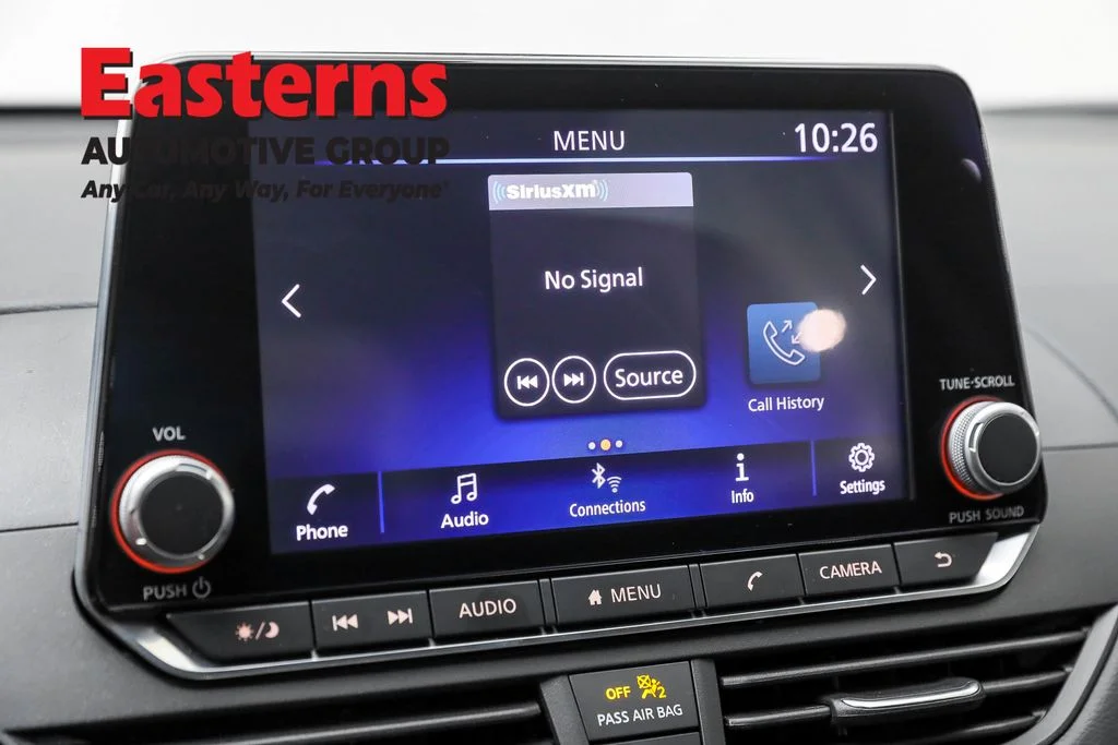 Used 2022 Red Nissan 2.5 SV image 19