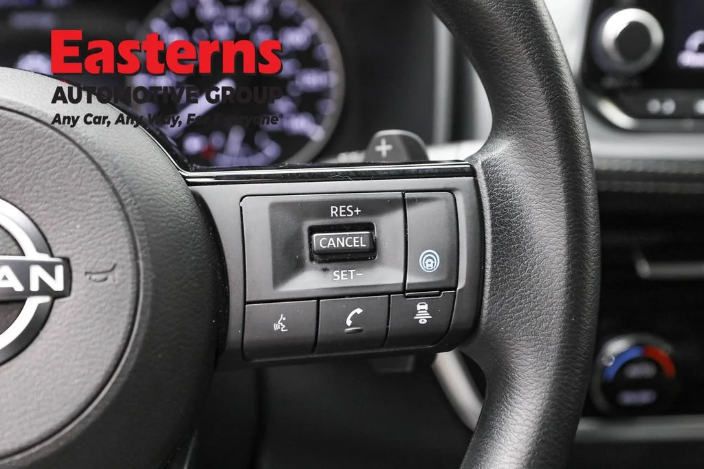 Used 2022 Silver Nissan SV image 16