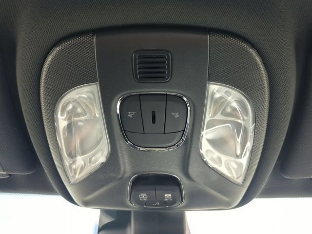 New 2026 Diamond Black Crystal Pearl-Coat Exterior Paint Jeep  image 24