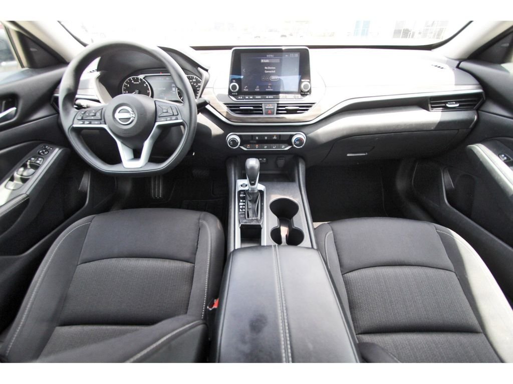 Used 2025 White Nissan 2.5 SV image 11