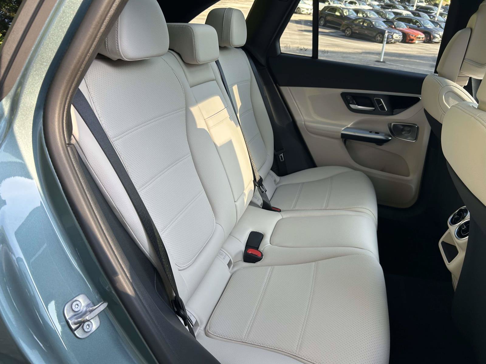New 2027 Verde Silver Metallic Mercedes-Benz GLC 300 SUV image 40