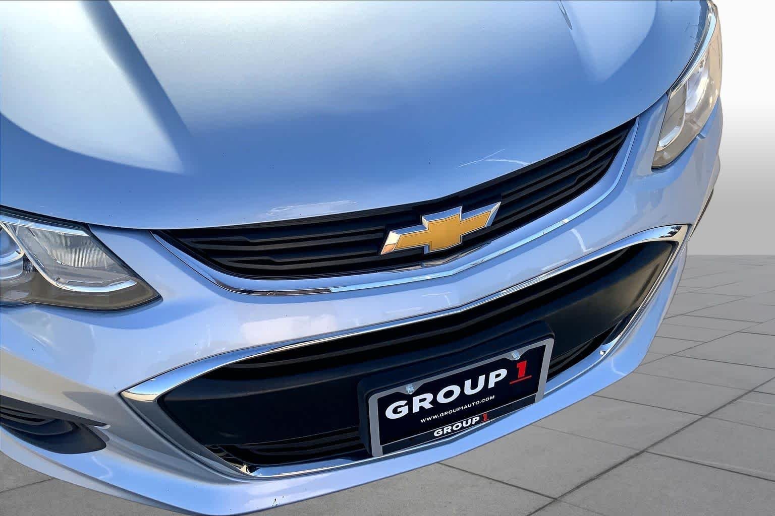 Used 2018 Arctic Blue Metallic Chevrolet LT image 30