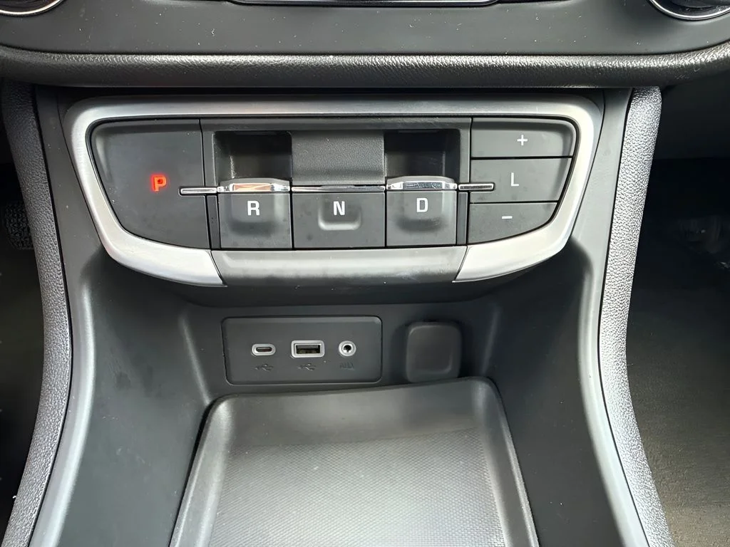 Used 2024 Silver GMC SLE image 18