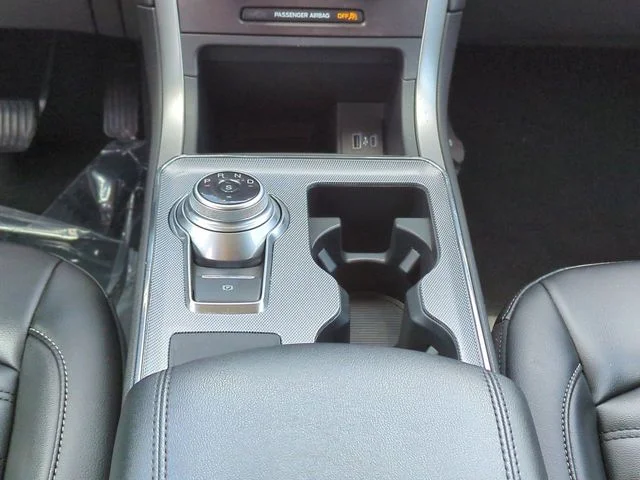 Used 2021 Red Ford SEL image 19