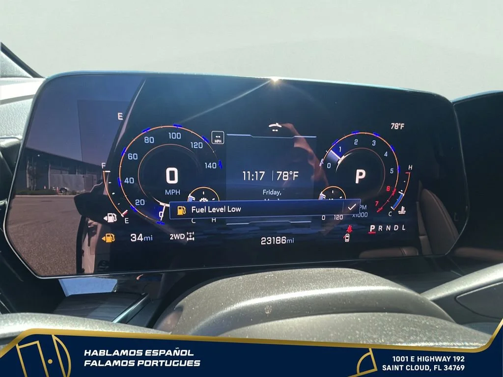 Used 2025 Summit White Chevrolet LT image 18