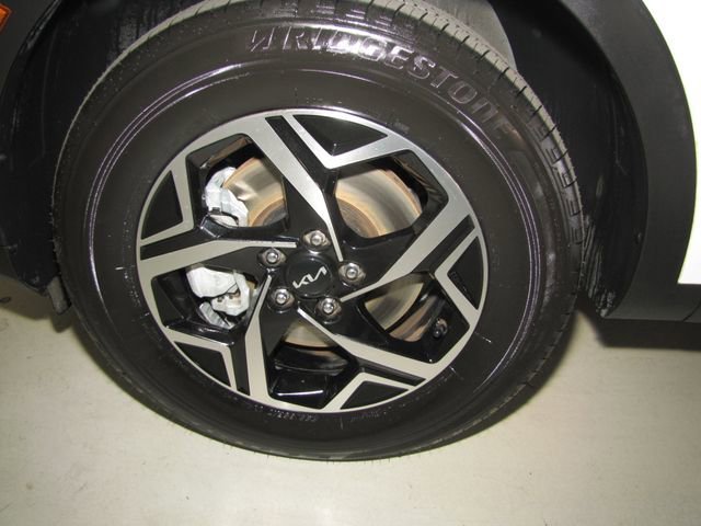 Used 2023 Snow White Pearl Kia LX image 25