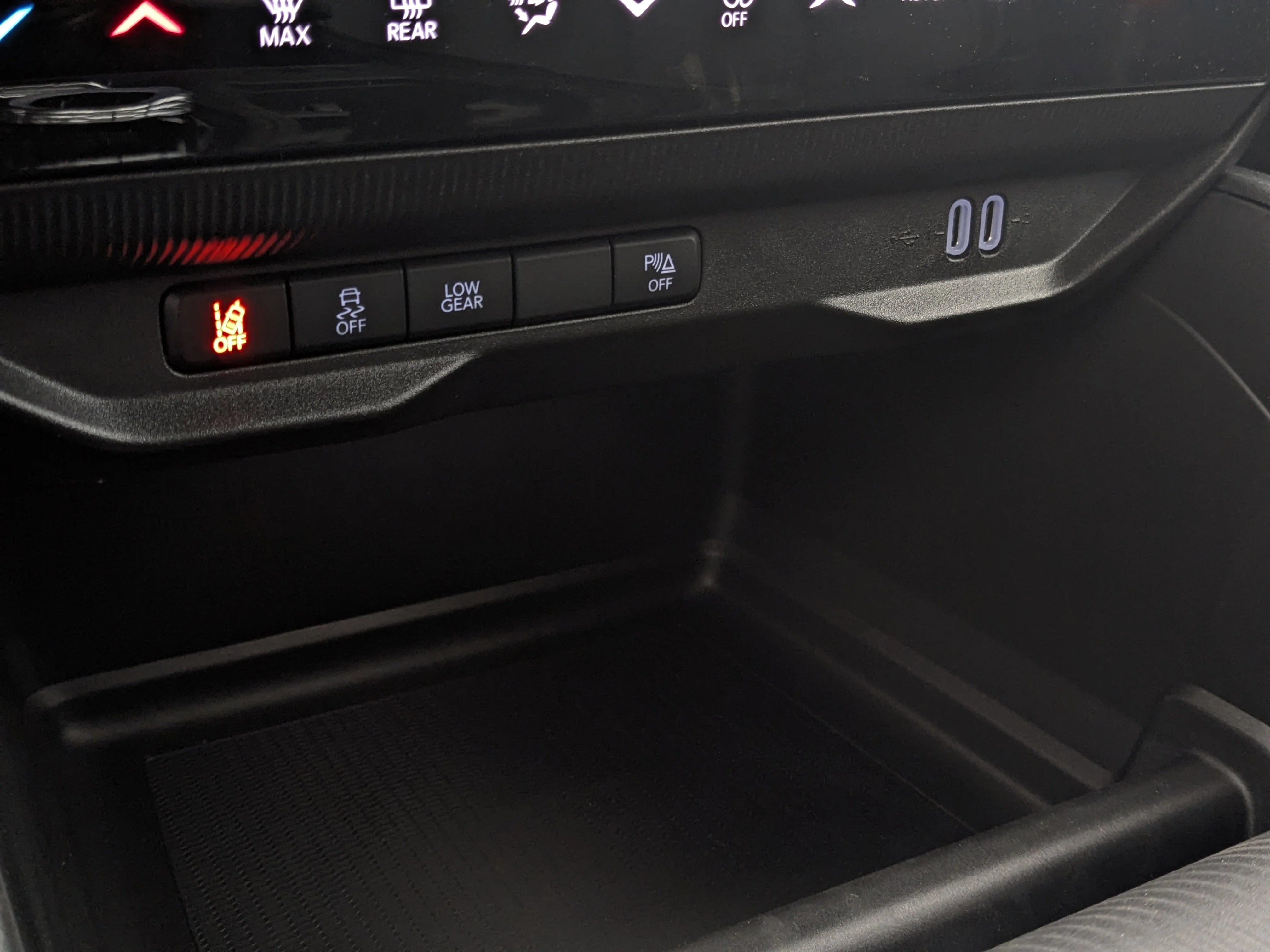 New 2026 White Jeep Laredo - - Pkg 23F  - Mopar Protect Pkg  - All-Weather Mats  - Compact Spare  & More image 20